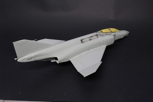 Montage pas à pas du F-4B Phantom II d'eduard au 1/48. F-4B Phantom II,Eduard 1/48, la mise en croix
