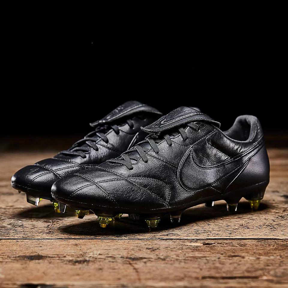 Blackout 2 Anti-Clog Boots - Footy Headlines