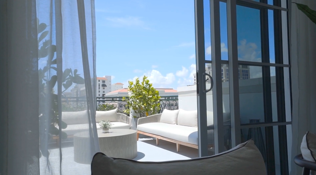 28 Interior Design Photos vs. Tour 155 E Boca Rd, Boca Raton, FL Luxury Condo