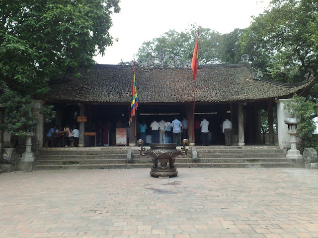 Va temple festival in Ha Noi