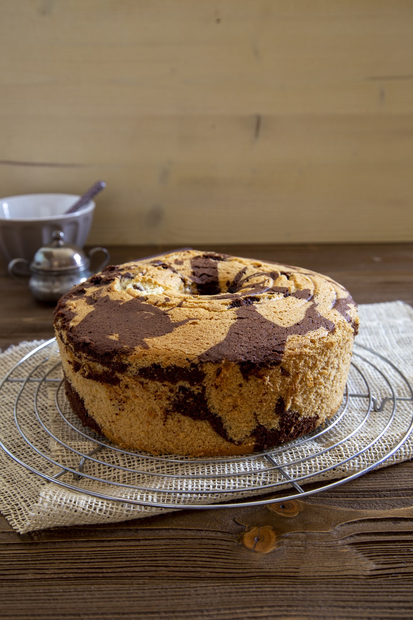 Coccole di dolcezza: Chiffon cake variegata alla vaniglia e cacao