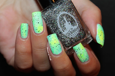 green // mint gradient neon nail art