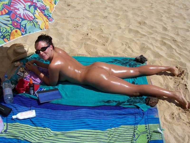 Nudist Women BONUS Photo of the Day 04/01/11.