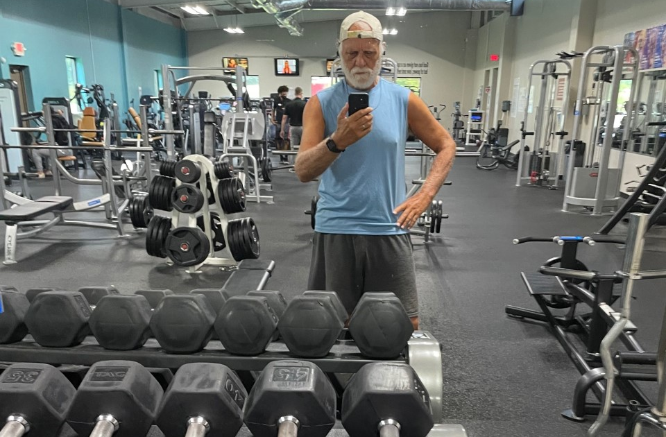 Dumbbell seated military press picture