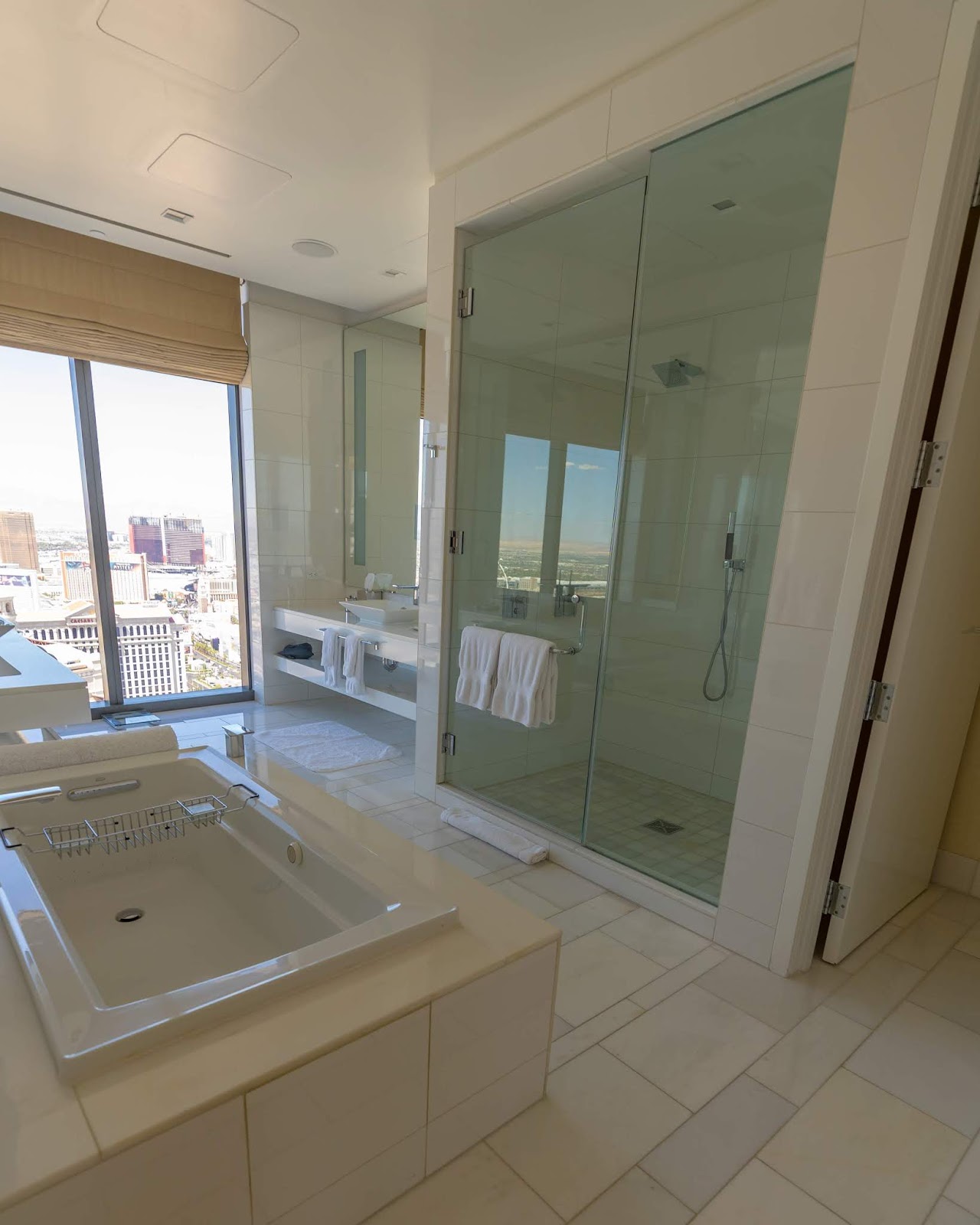 Review The Cosmopolitan Of Las Vegas Autograph Collection