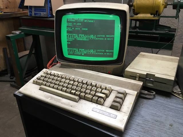 TécnicoTeleco: Un Comodore 64 lleva 25 años funcionando