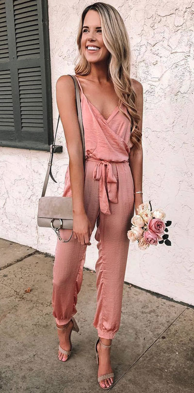 From stylish jumpsuit to colorful jumpsuit, onepiece jumpsuit to strapless jumpsuit. Find 44 Insanely Cute Jumpsuit Outfits to Try Before Anyone in 2019. Jumpsuit Fashion and jumpsuit dress via higiggle.com #jumpsuit #outfits #style #fashion