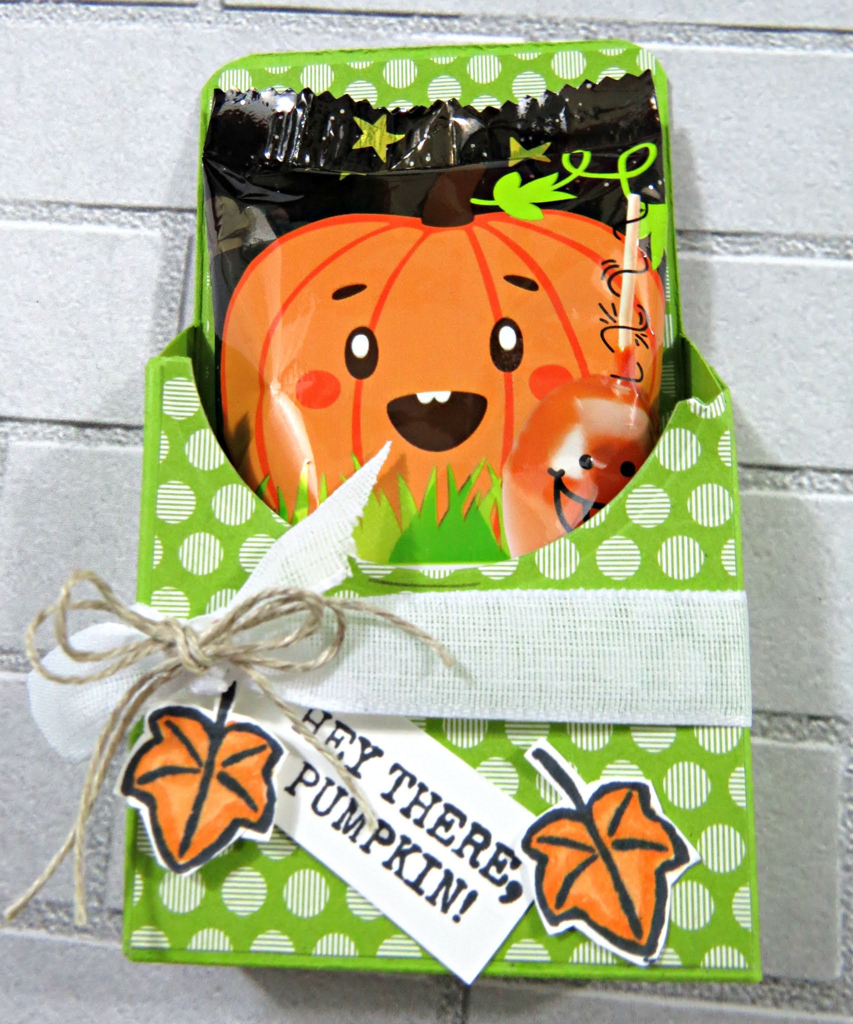 Stampingwithamore HALLOWEEN TREAT HOLDER