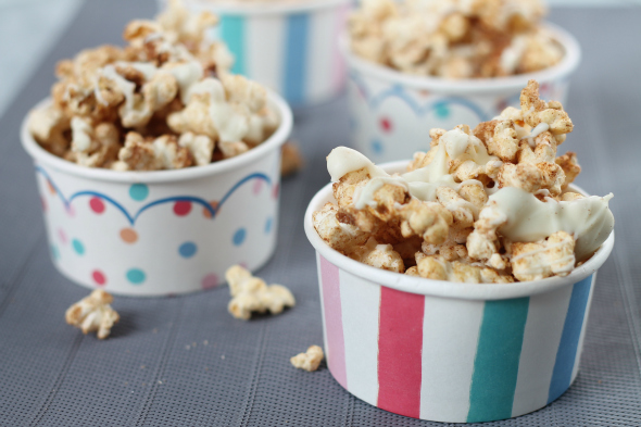 Snickerdoodle Kettle Corn - crazy easy and delicious! Makes a great snack or package as gifts.