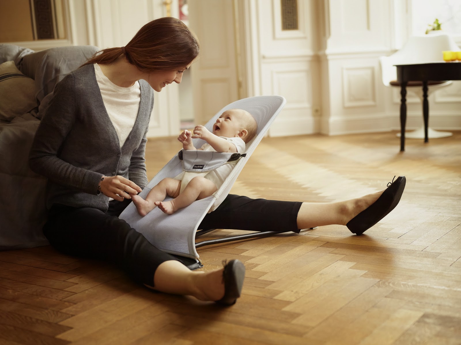 детский шезлонг из рук в руки