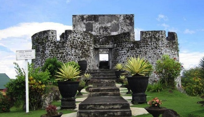 Benteng sao paulo atau benteng gamalama merupakan benteng yang dibangun oleh bangsa portugis atas iz