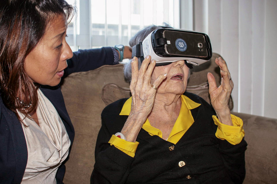 THE CAREGIVERS' LIVING ROOM A Blog by Donna Thomson HOW VIRTUAL
