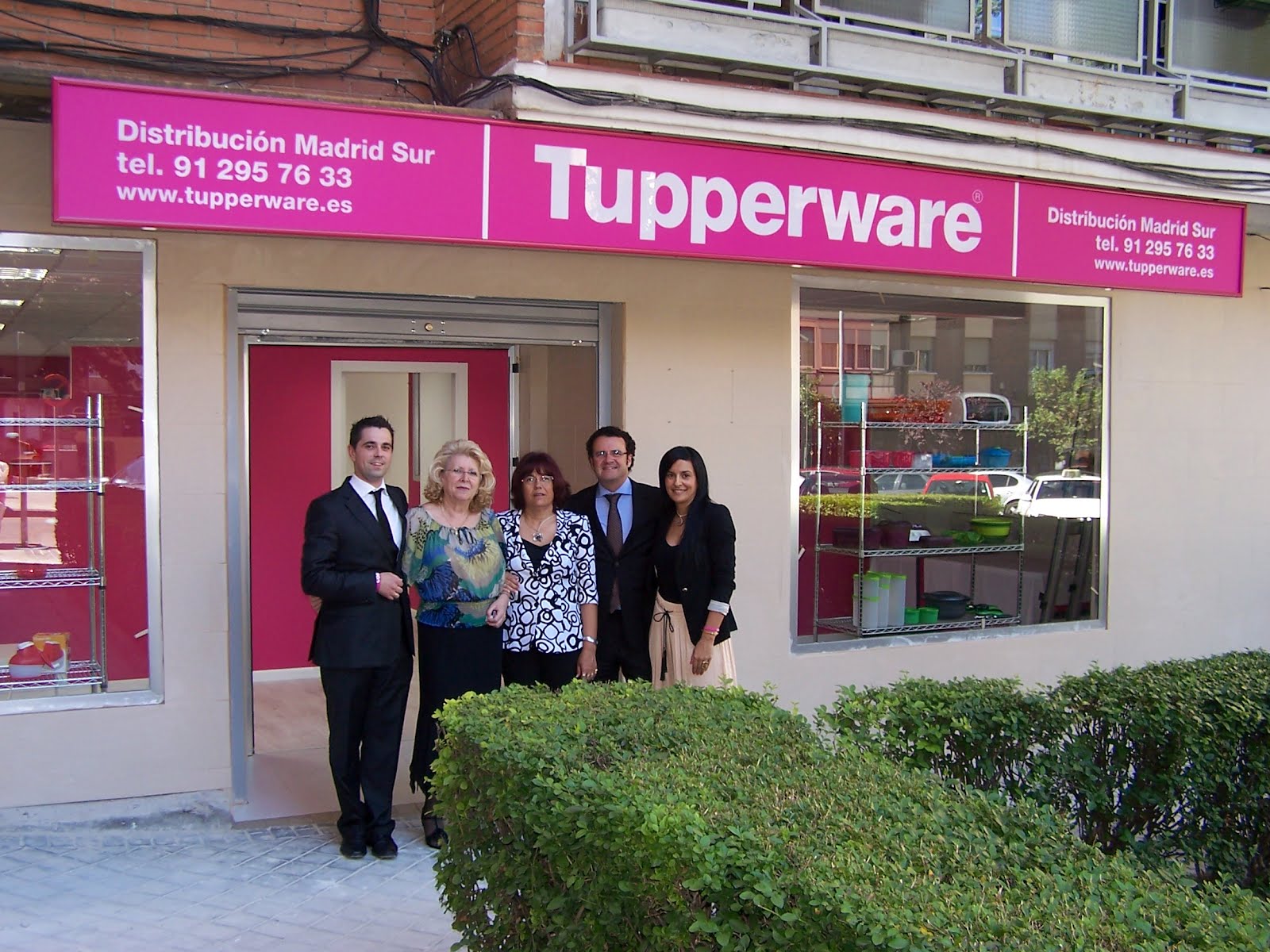 Componer Auroch dividir Tupperware inaugura su nueva tienda de distribución en Leganés "Madrid Sur"  ~ DLEGANÉS (Ayuntamiento moroso, cuidado!!)