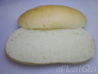 belah roti menjadi 2 bagian