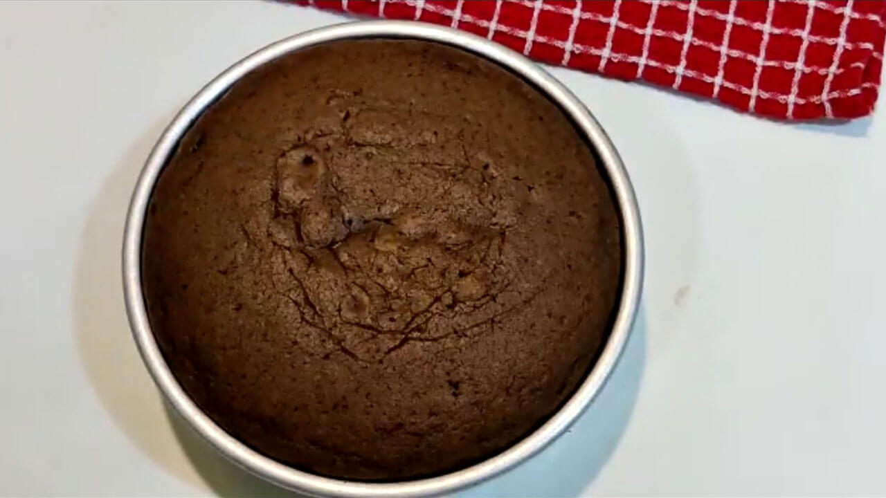 बिनाअंड्याचा चॉकलेट केक (सोपी रेसिपी) - पाककला | Eggless Chocolate Cake - Recipe