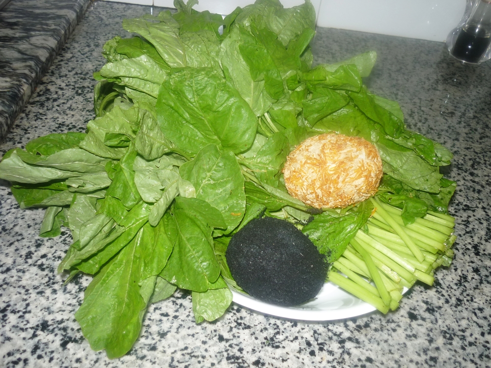 aunty celia's family meals Yin yang xian cai (double eggs Chinese spinach)