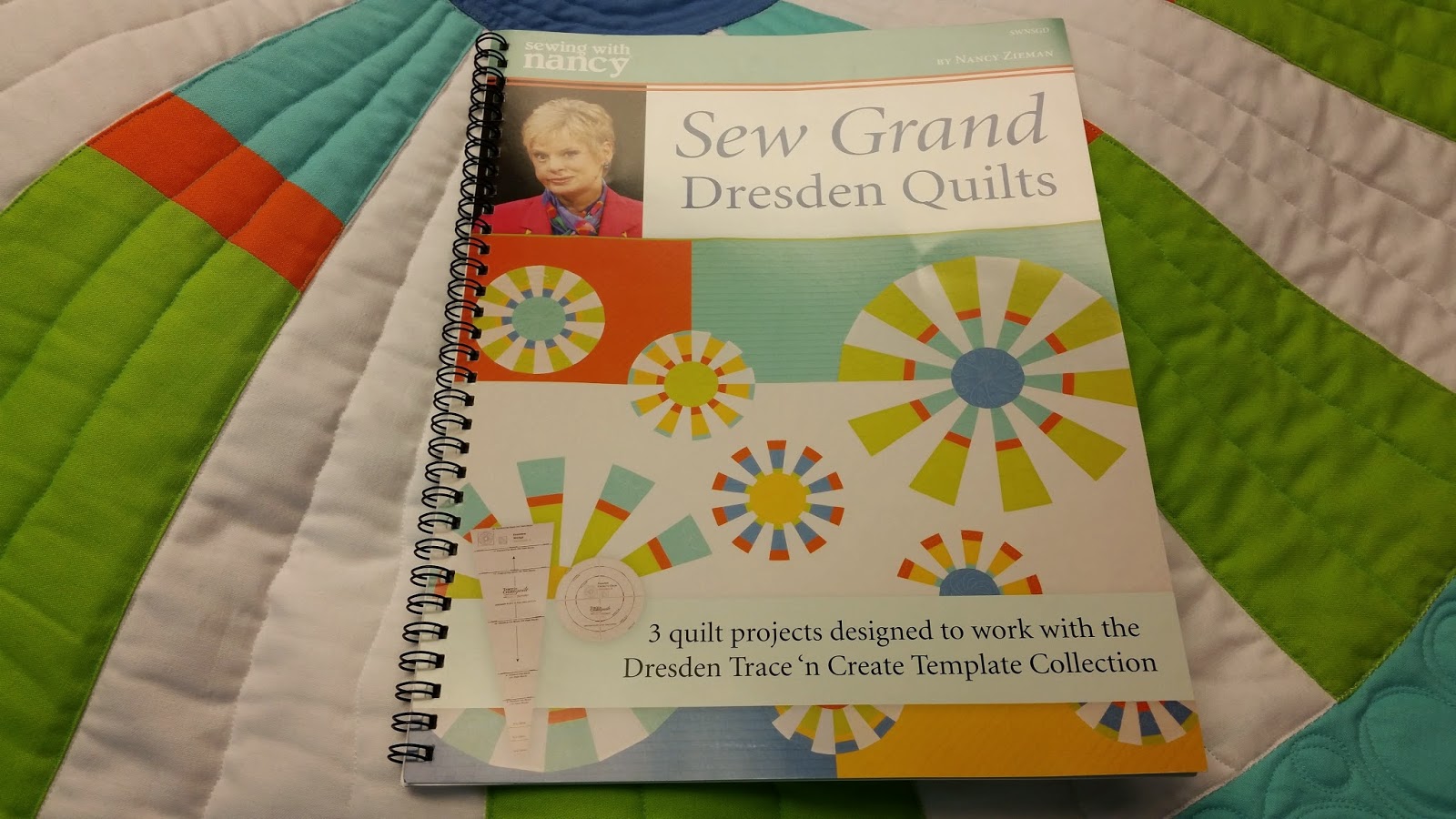 Crafty Sewing & Quilting Getting Up Close with My Quilting Wiggle Line and Double Bubble Quilting