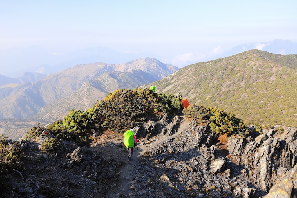 秀姑巒山是中央山脈南二段與馬博橫斷的交會點