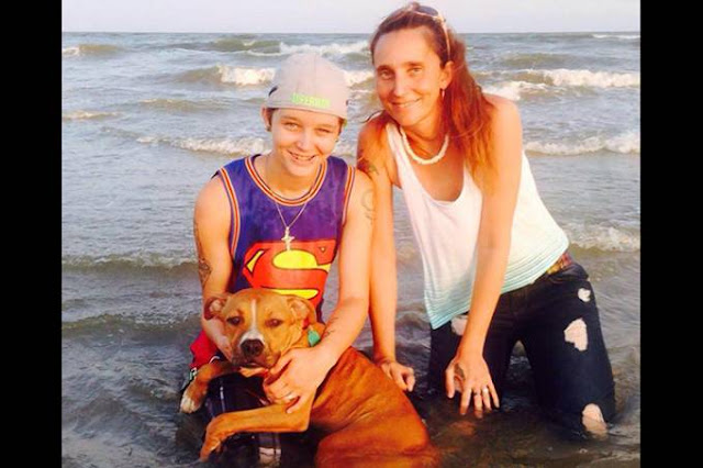 Resultado de imagem para Mãe e filha enfrentam acusação de incesto após se casarem