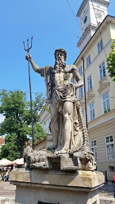 Zeus, pomnik