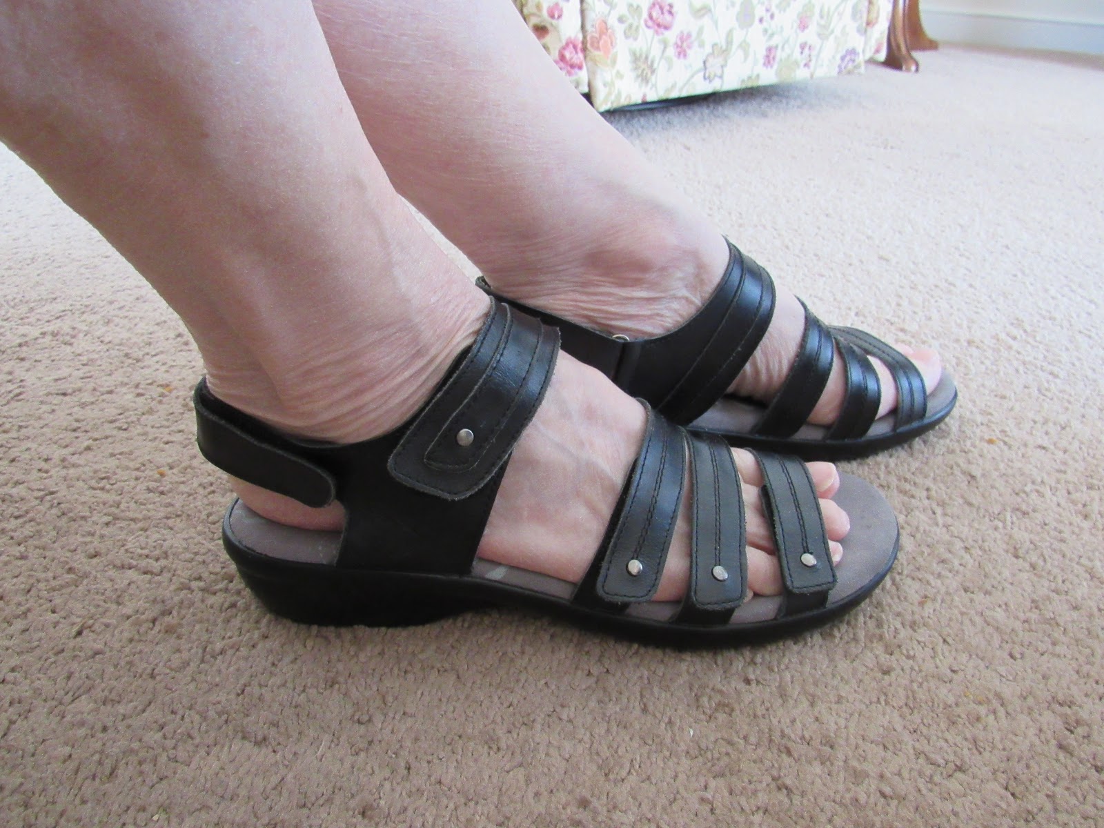 orthopedic shoes for old ladies