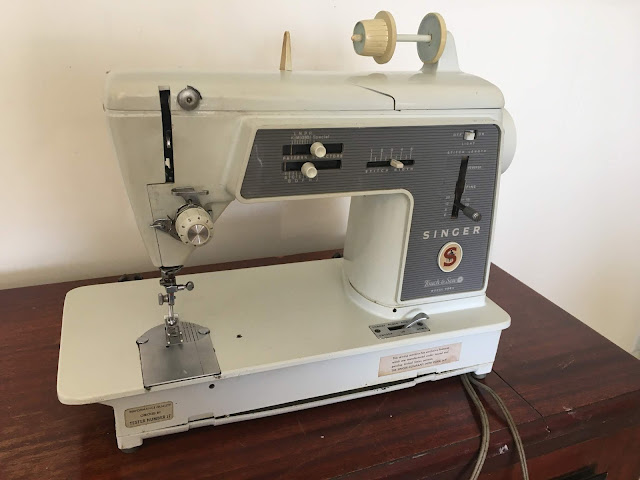 Reclaimed Stitches: Singer Touch & Sew 600 - It Chain Stitches!