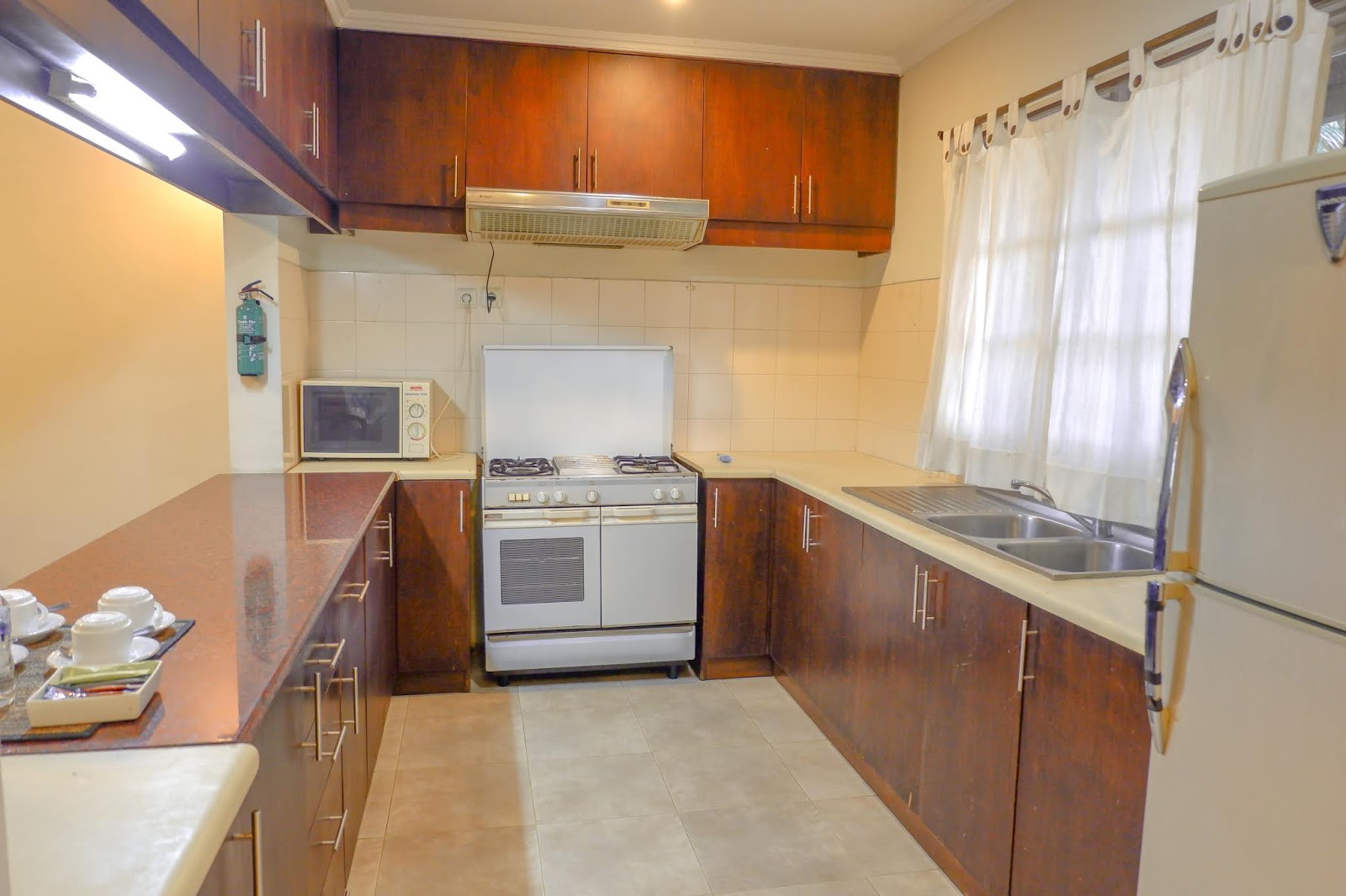 Whiz Residence Darmo Harapan Surabaya : Hotel Semi Resort yang Cocok