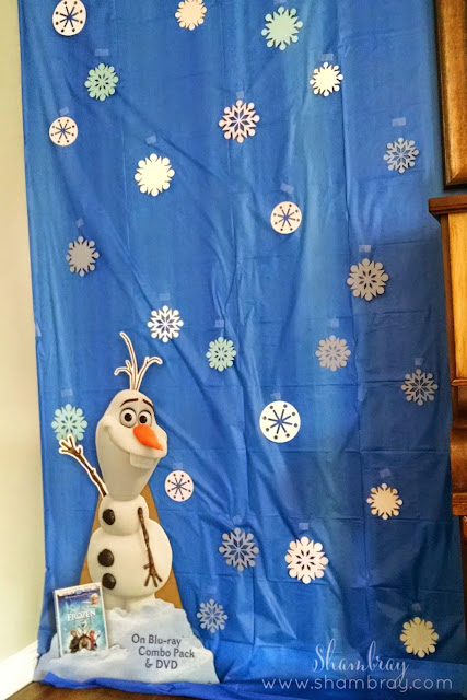 photo backdrop, Olaf, snowflakes 