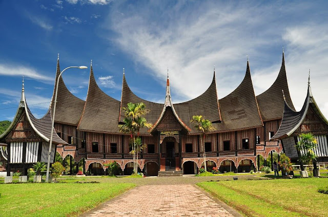 Rumah Gadang Rumah Adat Provinsi Sumatera Barat