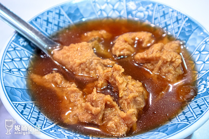 【華西街夜市美食】小王煮瓜。必比登!網評盛讚『黑金滷肉飯』 【華西街夜市美食】小王煮瓜。必比登!網評盛讚『黑金滷肉飯』