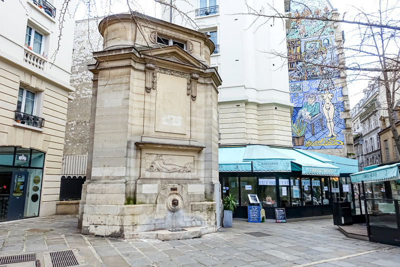 Paris Fontaine des Haudriettes, monumentalité néoclassique à l'angle