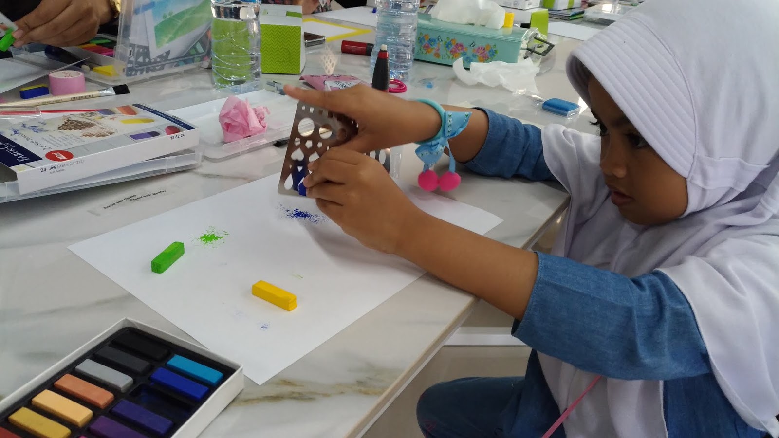 Reni Dwi Astuti Cara Mudah Menggambar Menggunakan Soft Pastel Art