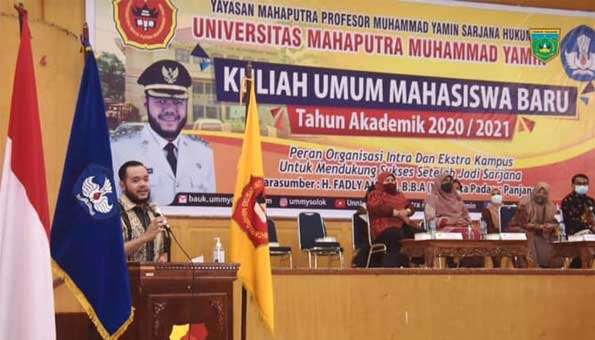 Walikota Fadly Amran Beri Kuliah Umum di UMMY Solok