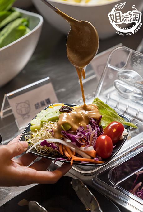 高雄市 左營區 高鐵 推薦 美食 火鍋 麻辣鍋 吃到飽 聚餐 肉肉屋 獨家 必吃 叻沙鍋
