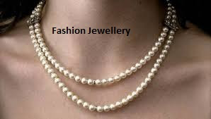 Western Bridal Fashion White Pearl Necklace.