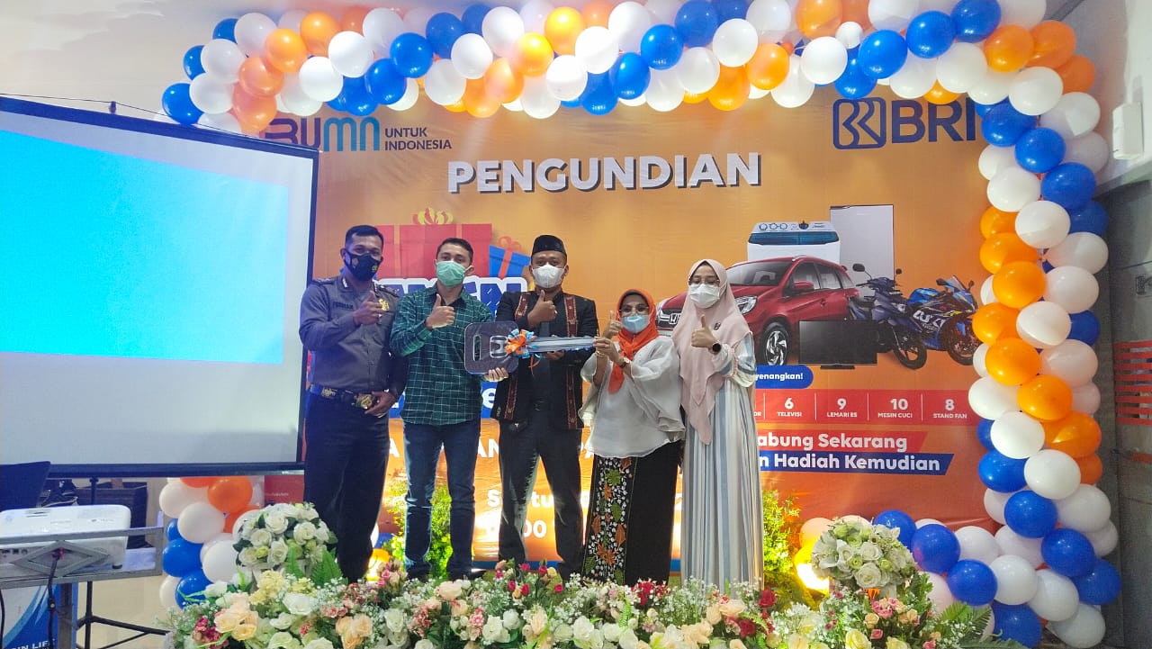 Bank Rakyat Indonesia (BRI) Kanca Simpang Empat Adakan Panen Hadiah