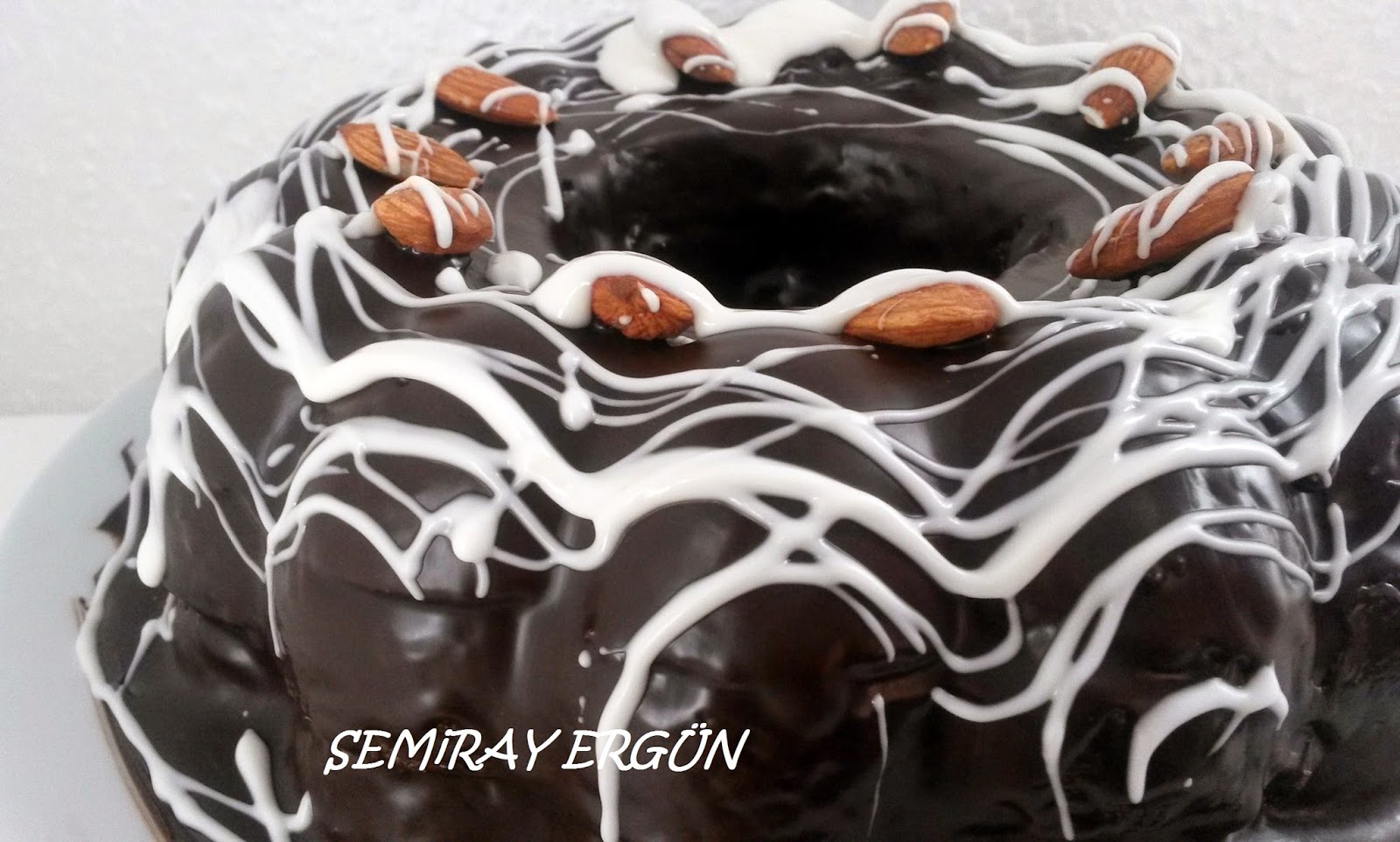 Semiray�ın Lezzet Gemisi BADEMLİ ÇİKOLATA PASTASI