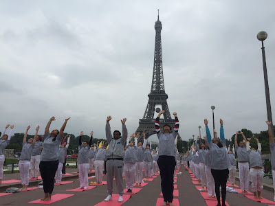 Instamag-Yoga festival at Eiffel Tower perks up Paris