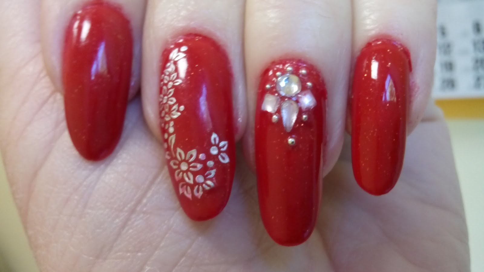 Paznokcie Ewadora Nails Czerwone Cyrkonie I Naklejki