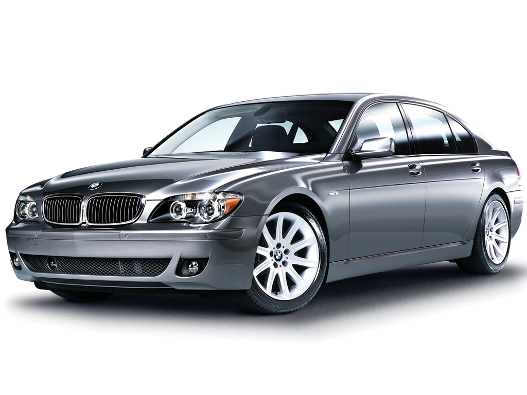 What is the difference between bmw 740li and 750li #1