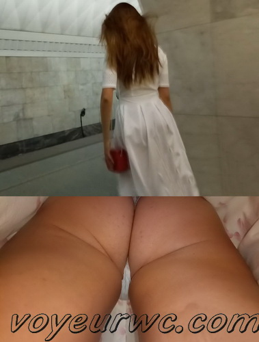 Upskirts 4136-4145 (Secretly taking an upskirt video of beautiful women on escalator)