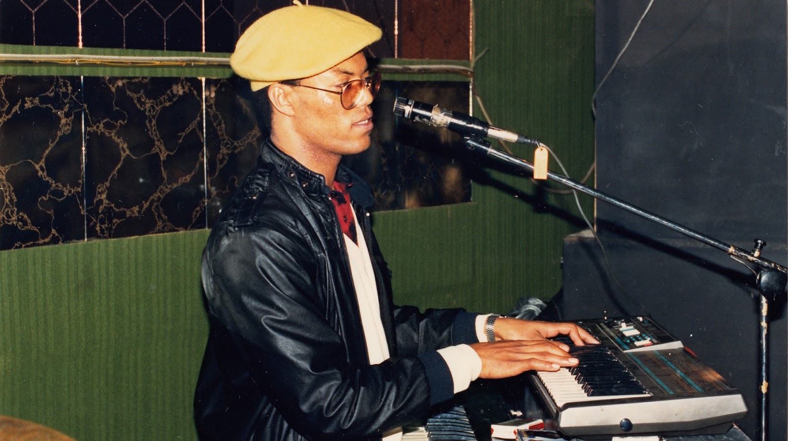 Cuíca Dodecafónica “Space Echo The Cosmic Sound of Cabo Verde 1977