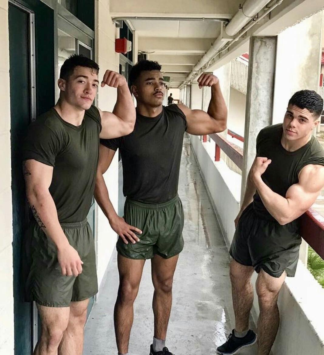 cutest-young-military-guys-huge-muscle-biceps-flex