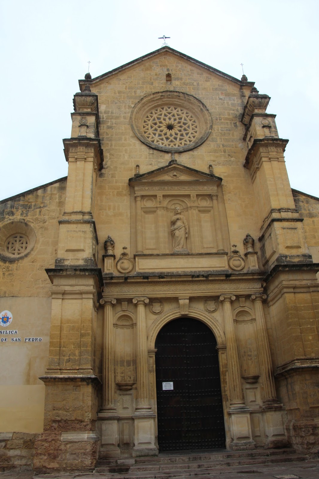 Historia y Genealogía Basílica menor de San Pedro y Plaza de Aguayos