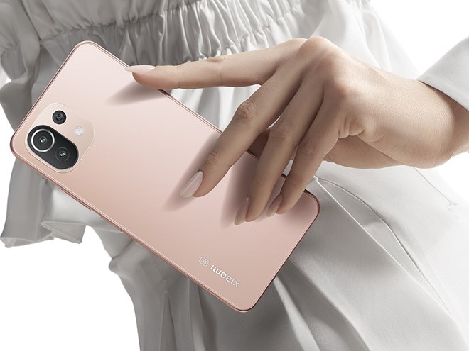 Top smartphone xịn, đẹp lý tưởng cho dân FA Ngày độc thân 11/11 6 Top smartphone xin dep dang mua Ngay doc than 11 11 xiaomi 11 lite 5g ne 2 1636518719 687 width660height495