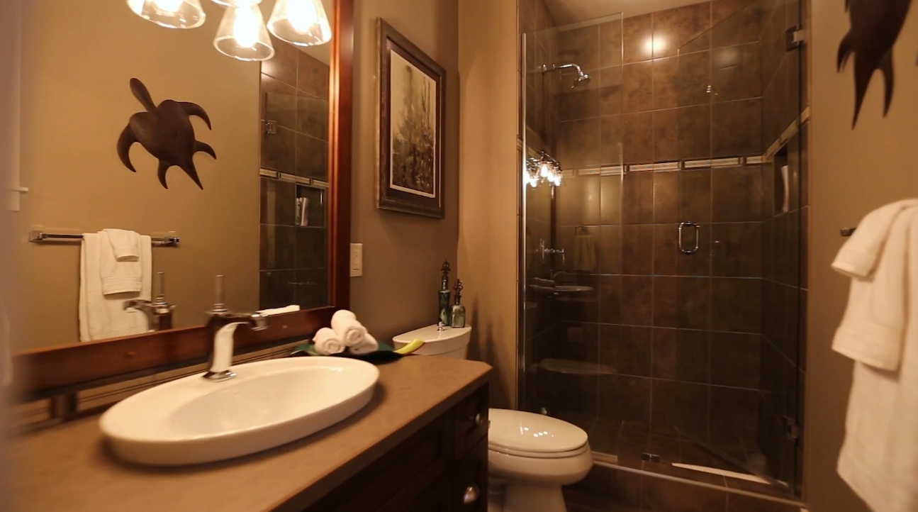 Luxury Home Interior Design Tour vs. 302 Dormie Point, Vernon, BC - Sotheby's International Realty Canada