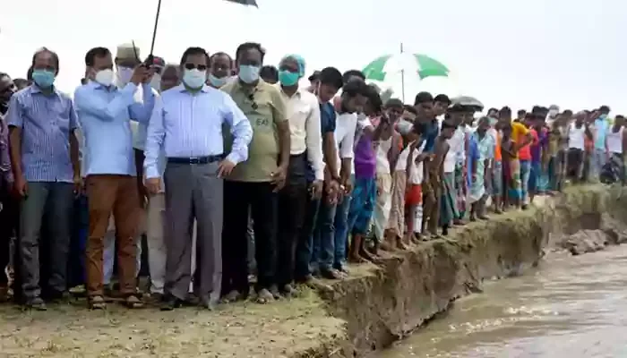 নদীভাঙন এলাকা পরিদর্শন করলেন মির্জা আজম এমপি