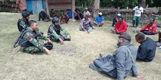 Jamin Keamanan Kondusif, Satgas Pamtas RI-PNG Yonif Raider 514/ SY Bertemu Tokoh Masyarakat Jamin Keamanan Kondusif, Satgas Pamtas RI-PNG Yonif Raider 514/ SY Bertemu Tokoh Masyarakat