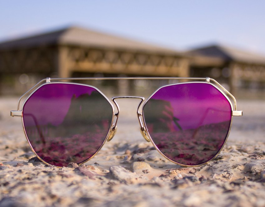 melage_boutique_fashion_blog_de_moda_blusa_cuadros_vichy_mangas_volante_cuello_perkins_shein_falda_cuero_negra_asos_como_combinar_botas_blancas_mango_bolso_chloe