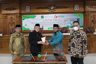 Teken MoU, Bawaslu Jepara Bersama UNISNU Launching Pojok Literasi 2 WhatsApp%2BImage%2B2021 02 24%2Bat%2B18.01.46